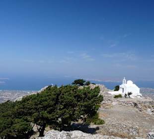 Auf dem Gipfel des Dikeos