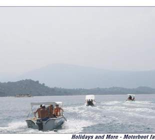 Holidays and More Touristik Info-Motorboot fahren