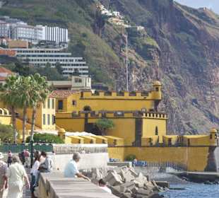 Burg am Hafen in Funchal