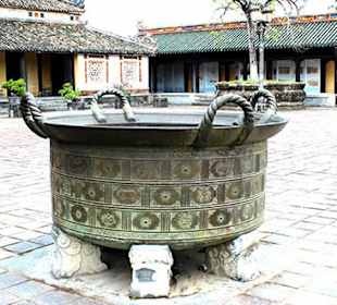 Imperail city hue detail