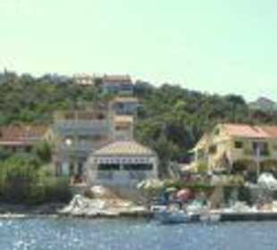 Anlegestelle Baroni mit Strandsteg und Restaurant 