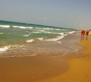 Gündogdu  Entlang am Strand