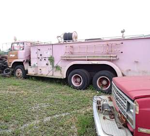 Auf dem Freigelände verrotten wahre Schätze