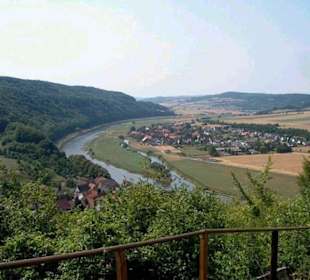 Blick vom Weinberg auf die Weserschleife