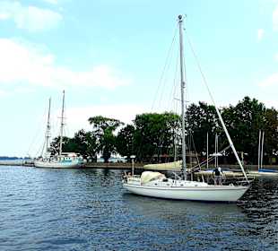 Wiecker Hafen an der Klappbrücke