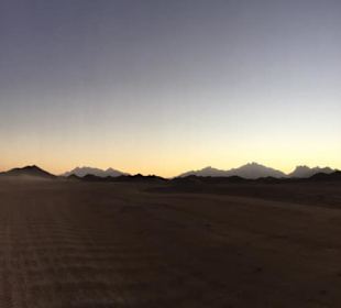 Sonnenuntergang Wüstensafarie