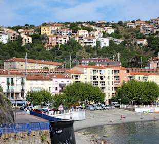 Blick auf Bucht und Altstadt von Cerbère