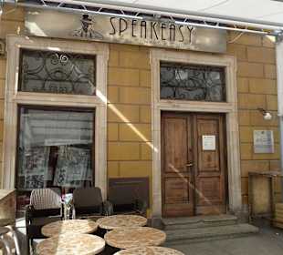 Außenansicht vom Speakeasy