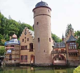 Außenansicht von Schloss Mespelbrunn