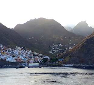 Inselrundfahrt AIDA vom Wasser aus