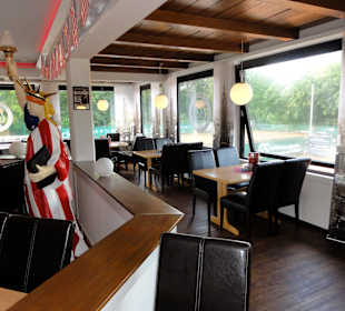 Blick in den Gastraum des Route 66