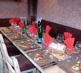 Gedeckter Tisch mit Vorspeise