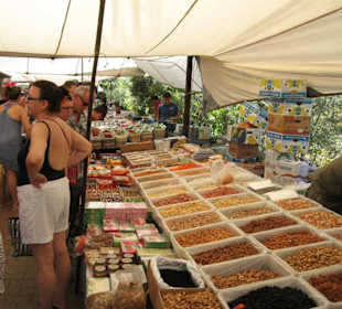 Monatgs ist Markt in Turunc