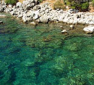 Wunderschönes klares Wasser