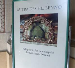 INFO-Tafel zur Mitra vom heiligen Benno