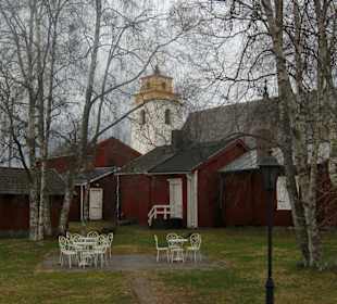 M.Garten mit Blick auf Kirche