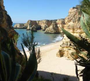Steilküste und Strand Praia de Marinha