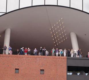 Näher kommt man kaum an die Elbphi...