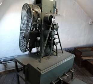 Historische Maschinen zur Schrotherstellung