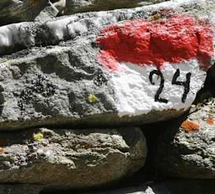 Wegmarkierung Meraner Höhenweg 