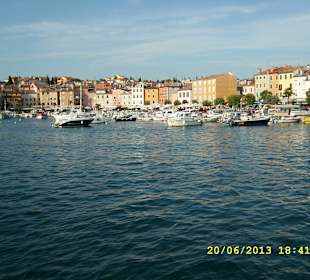 Blick vom Boot auf Rovinj