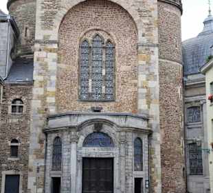 Eingang zum Aachener Dom