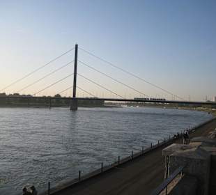 Blick von der Promenade auf den Rhein