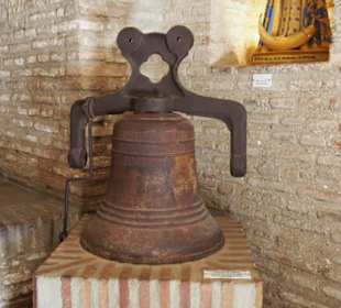 Santa Maria la Mayor-Kirche, Glocke