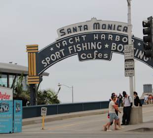 Eingang zum Santa Monica Pier