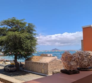 Blick vom Casa Rosa auf den Hafen