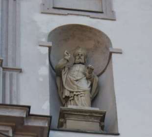 Außenansicht Statuen