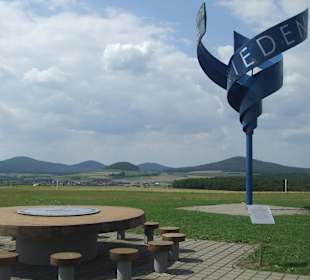 "Friedensdenkmal" am "Blauen Haus"