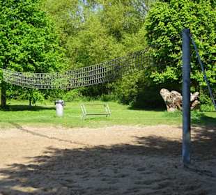 Beachvolleyballfeld am See