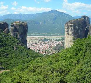 Schöner Ausblick zu den Klöstern und ins Tal