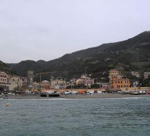 Altstadt Monterosso vom Wasser aus