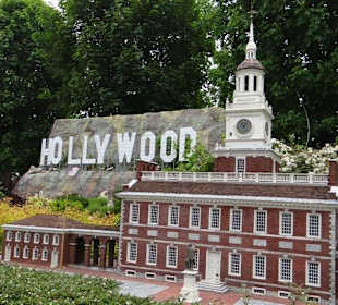 Hollywood im Hintergrund