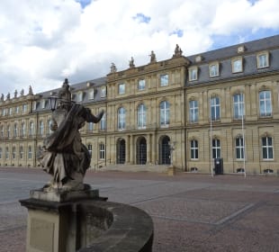  Neues Schloß