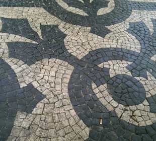 Typische Wegverzierung