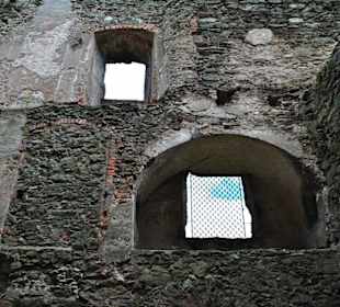 Ruiny zabudowy Zamku.