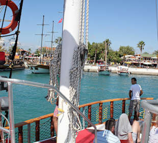 Ausflug nach Side, hier Einfahrt in Hafen