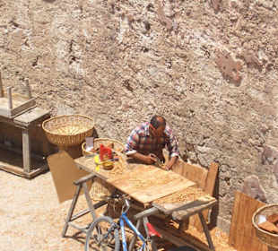 Tischler bei der Arbeit