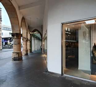 Die Arkaden am Platz