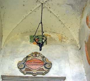 Seitenbereiche der Kirche