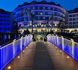 Außenansicht Commodore Elite Suites & Spa - Adults only