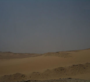 Blick auf das riesige Wüstengelände