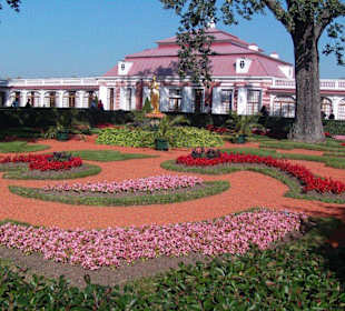 Schlösschen Mont Plaisiere im Park Peterhof