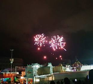 Das Eröffnungsfeuerwerk