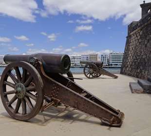 Kanonen vor dem Castillo