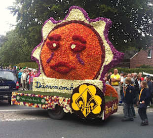 Liebevoll dekorierte Wagen