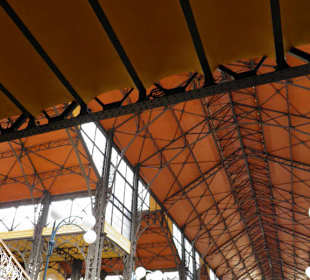 Die große Markthalle.